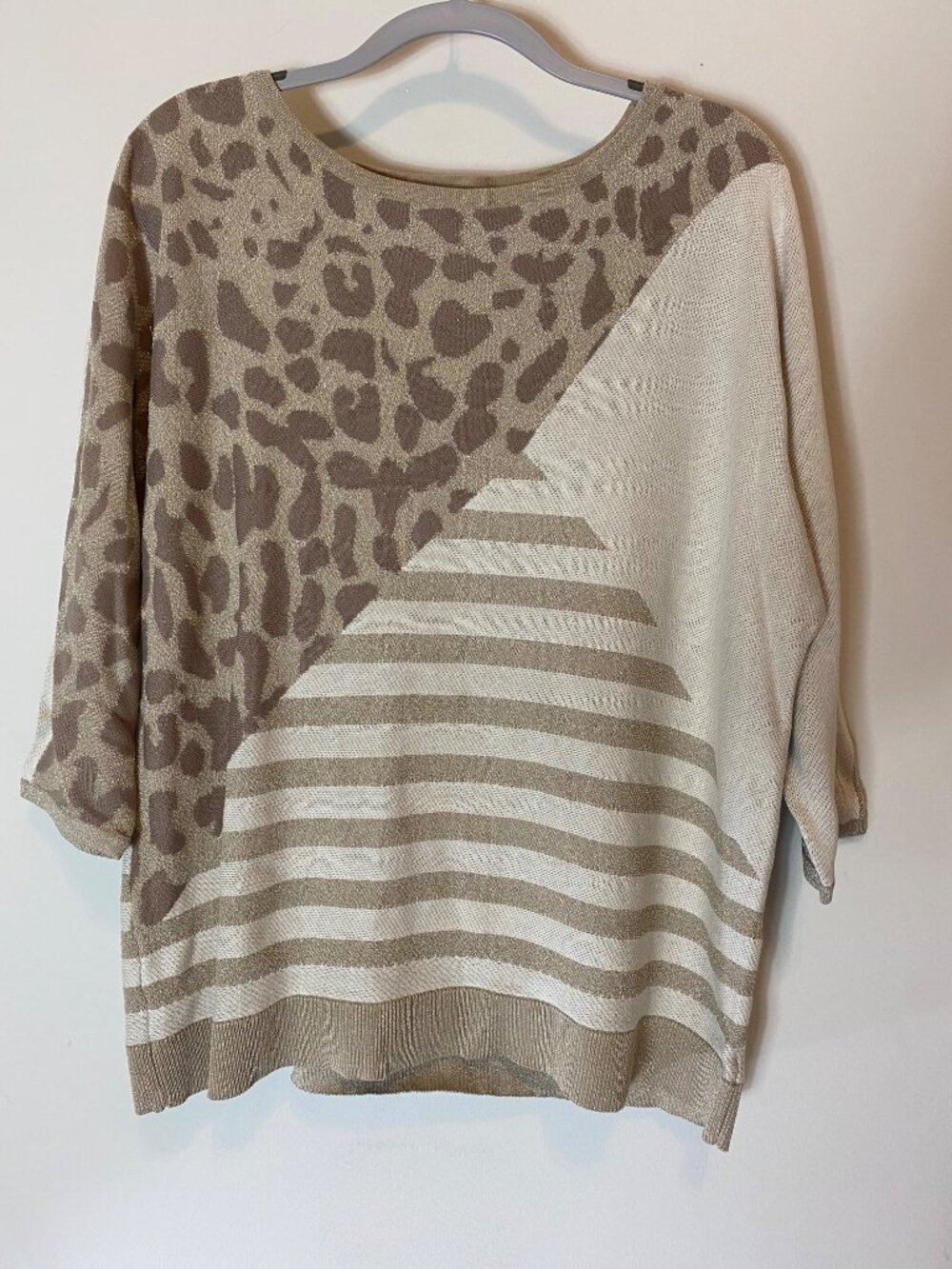 Chicos Size 2 Beige Animal Striped Print Sweater 3/4 Sleeve Large